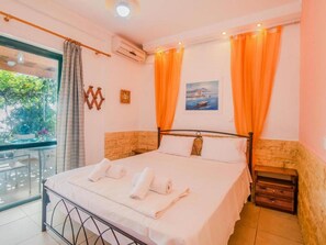 Appartement | 2 chambres, ameublement personnalisé, fer et planche à repasser