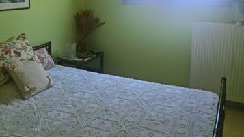 2 bedrooms, bed sheets