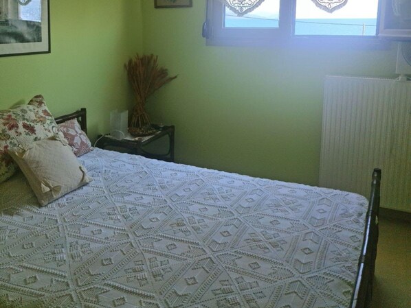 House | 2 bedrooms, bed sheets
