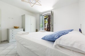 Villa | 6 bedrooms - 1675 Masseria Villa in Torre Specchia Ruggeri (Melendugno)