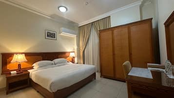 Basic-Suite | 1 Schlafzimmer, individuell eingerichtet, Schreibtisch