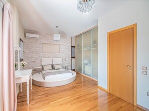 Villa | 5 bedrooms, individually furnished, bed sheets