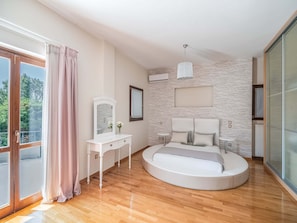 Villa | 5 bedrooms, individually furnished, bed sheets
