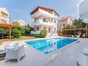 Villa | Exterior