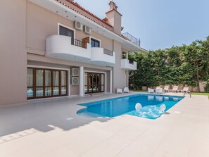 Villa | Pool | Indoor pool, outdoor pool