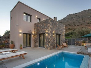 Villa | Pool | Indoor pool, outdoor pool - Mesmerising Villa in Plaka Elounda With Pool (Agios Nikolaos)