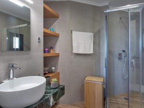 Villa | Bathroom - Mesmerising Villa in Plaka Elounda With Pool (Agios Nikolaos)