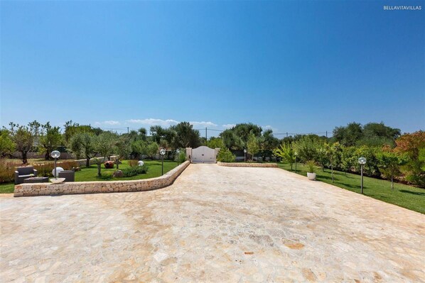 Villa, Smoking