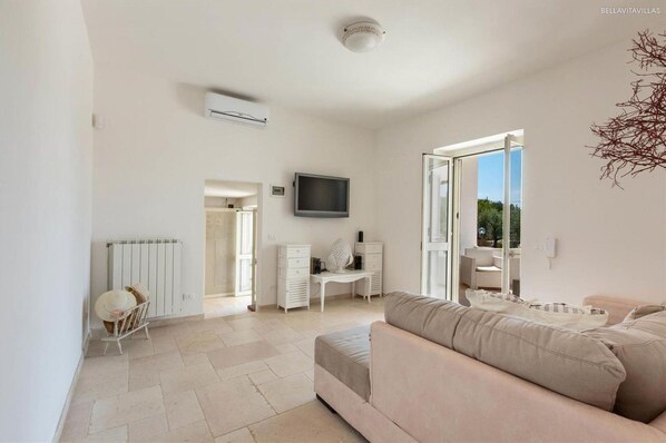 Villa, Smoking