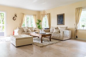 Superior Villa | Living area