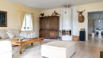 Superior Villa | Living area | Flat-screen TV, fireplace