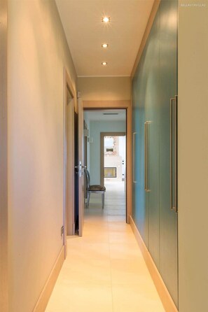 Villa | 3 bedrooms - 481 Villa di Lusso Sulla Spiaggia a Porto Cesareo (Porto Cesareo)