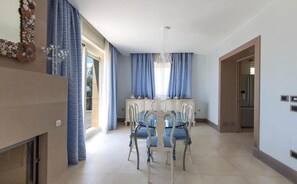 Villa | 3 bedrooms - 481 Villa di Lusso Sulla Spiaggia a Porto Cesareo (Porto Cesareo)