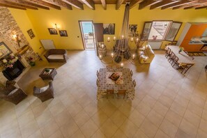 Casa, para fumadores | 4 habitaciones 