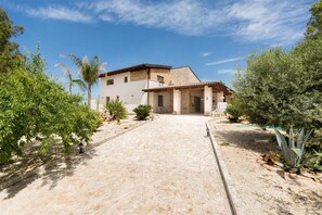 4 bedrooms
