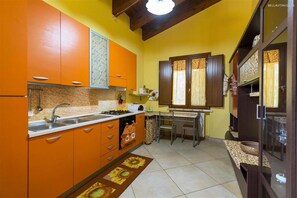 Casa, para fumadores | 4 habitaciones 