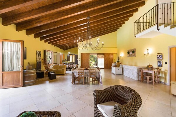 Villa - 425 Casa in Campagna con Piscina a San Donaci (San Donaci)