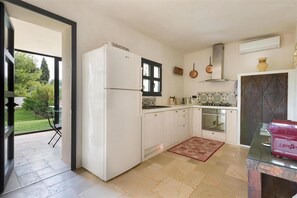 4 bedrooms