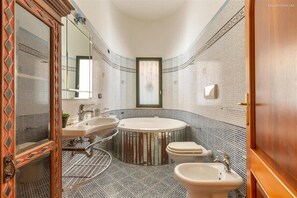 Apartemen | 4 kamar tidur