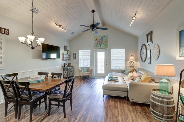 Smart TV - New Listing: Peach Paradise (Port Aransas)