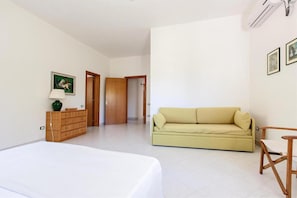 4 bedrooms - 176 Grande Villa con Giardino a S M di Leuca (Castrignano del Capo)