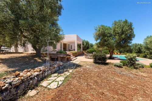 266 Villa con Piscina e Vista Mare a Carovigno