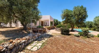 266 Villa con Piscina e Vista Mare a Carovigno