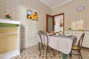 Apartamento, para fumantes | 2 quartos