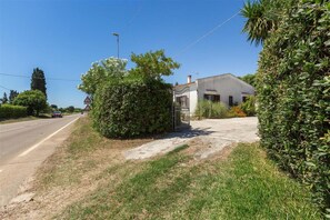 House | 1 bedroom