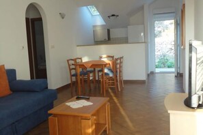 Apartment | Dining