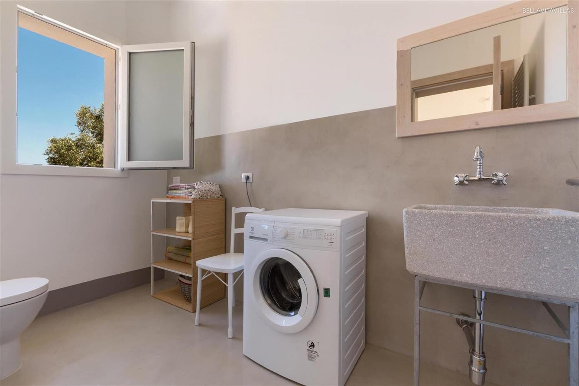 4 camere
