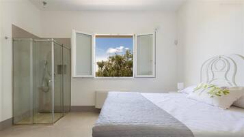 4 camere