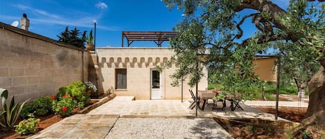 Talo | 8 makuuhuonetta