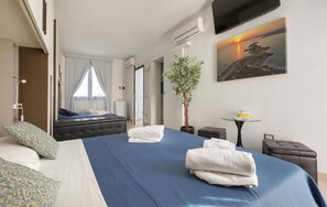 1 bedroom - 1282 B B Dreams and Delights - Double View Quadrupla (Porto Cesareo)