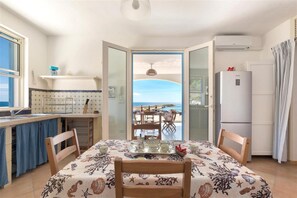 2 bedrooms - 759 Attico Fronte Mare a Leuca (Castrignano del Capo)
