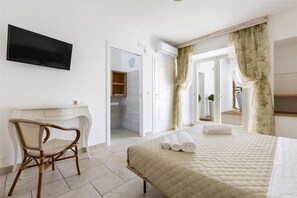 1 bedroom - 1911 B B I Tarocchi - Camera Matrimoniale La Luna (Nardò)