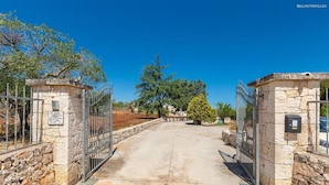 Unclassified image, 5 of 31, button - 2422 Il Trullo di Erna by Barbarhouse (Ostuni)