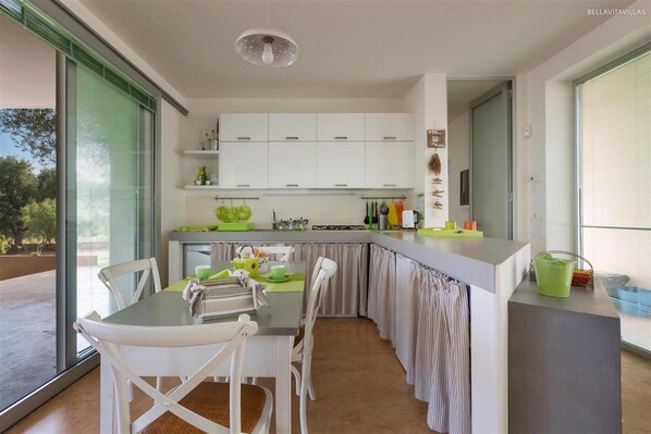 Villa | 4 bedrooms - 1235 Villa Carlita in Carovigno (Carovigno)