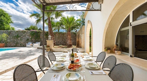 1966 Villa Medici Alla Macchia by Perle di Puglia