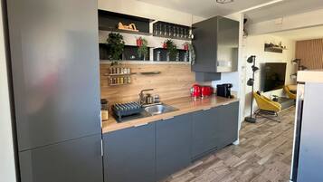 KylskÄp, mikrovÄgsugn, ugn och spishÀll