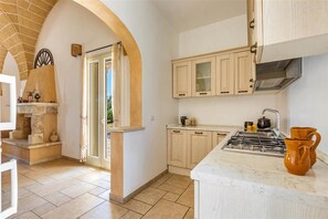 Casa, para fumadores | 6 habitaciones 