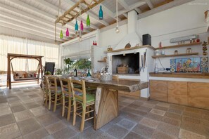 Villa, Smoking