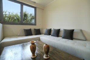 Leilighet – superior (Andromeda) | Oppholdsområde | TV