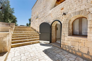 House | 6 bedrooms