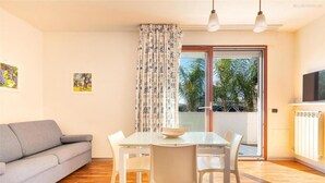 Apartment - in Porto Cesareo With 1 Bedrooms and 1 Bathrooms (Porto Cesareo)