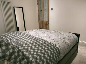 Apartment, 1 Queen Bed