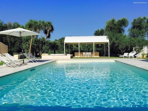 Room - 553 Villa con Piscina e Jacuzzi ad San Michele Salentino (San Michele Salentino)