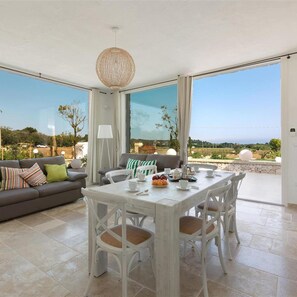 4 bedrooms