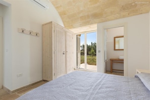 Villa | 4 bedrooms - 1619 Villa Eneide in Pescoluse Posto Vecchio (Salve)