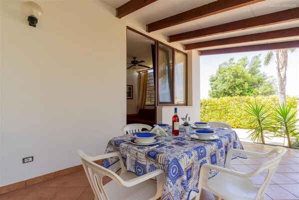 House, Smoking